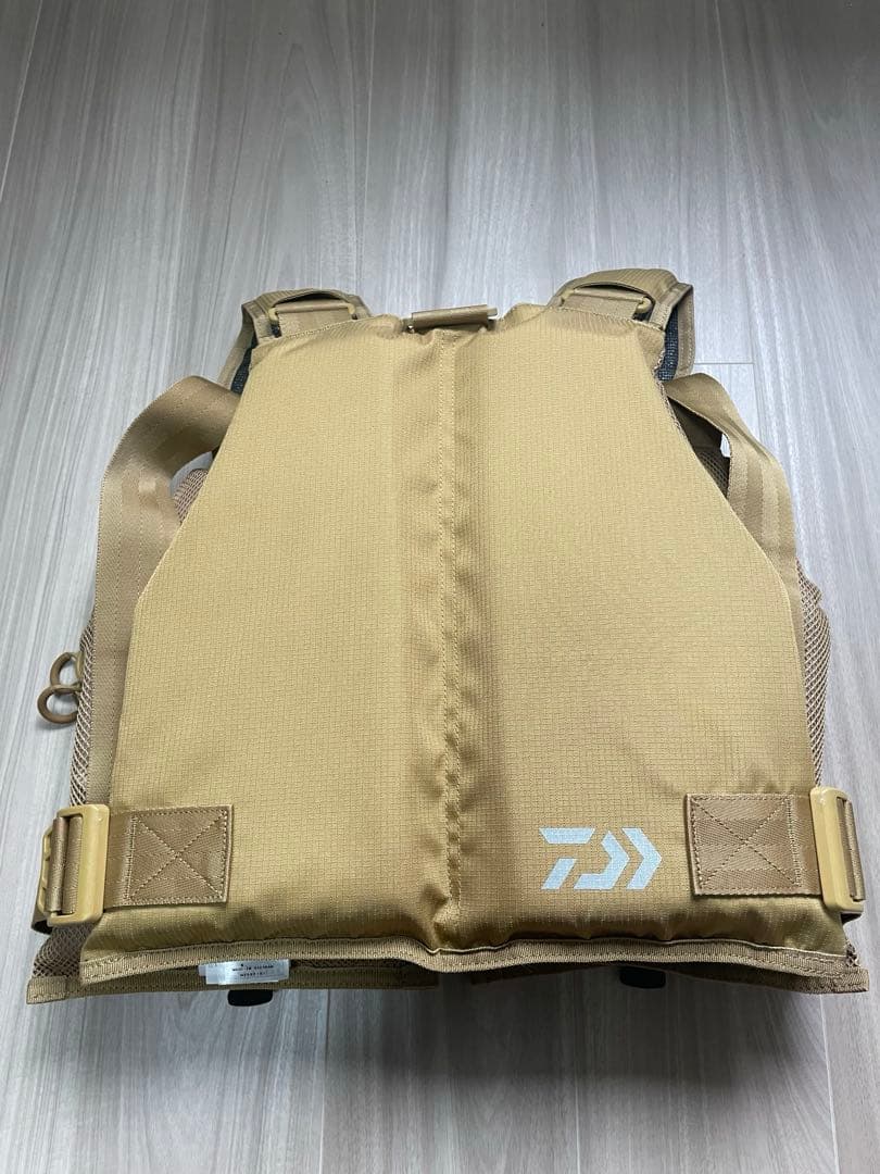 【シュウ】ダイワフロートライトベスト　DF-6421 フリーサイズ