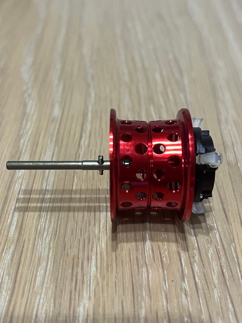 KTF 22/20メタニウム　バーサタイルフィネススプール　レッド