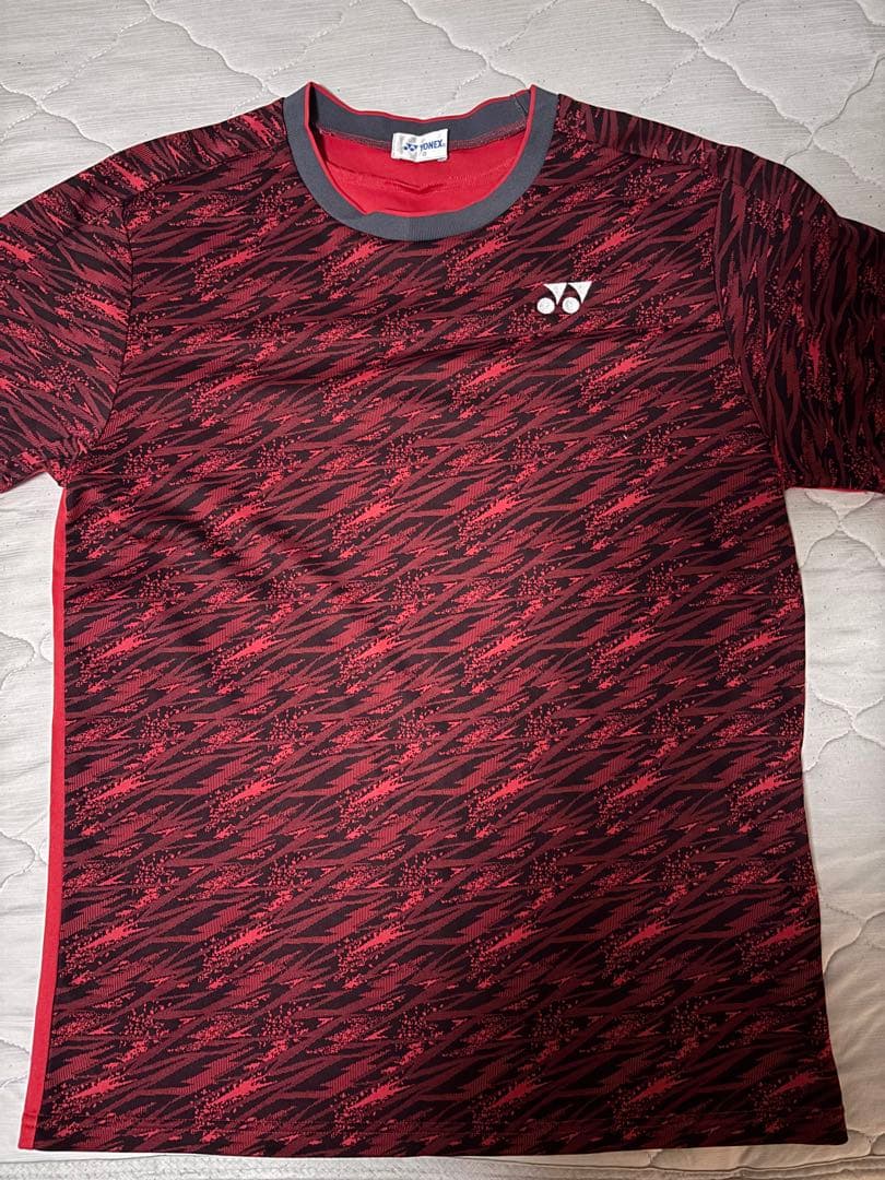 YONEX バドミントンシャツ 赤黒