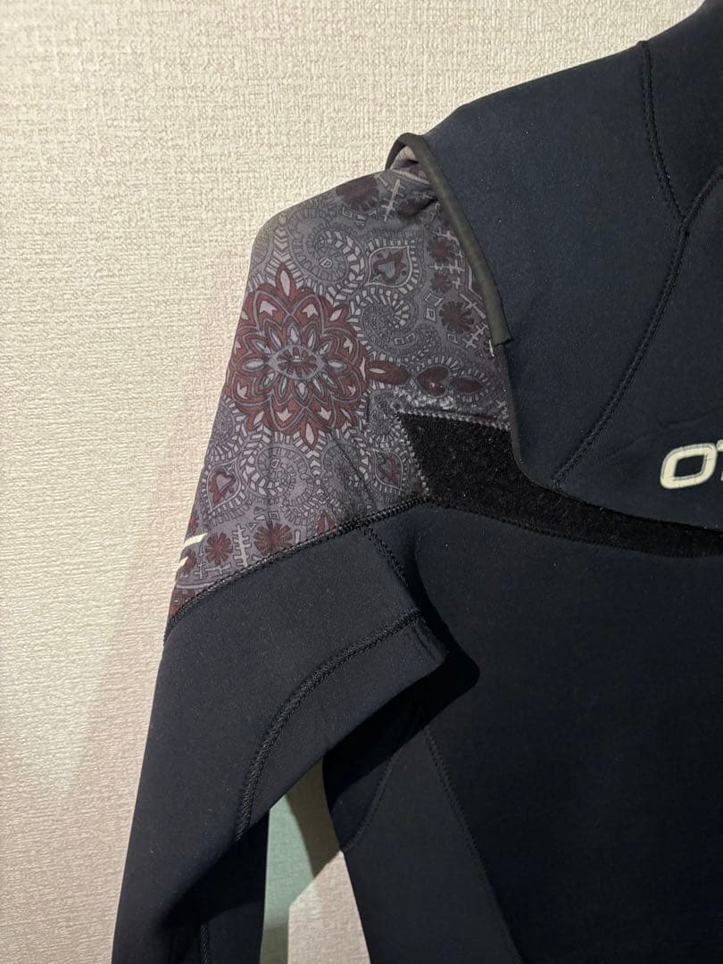 O'Neill ブラック フルスーツ