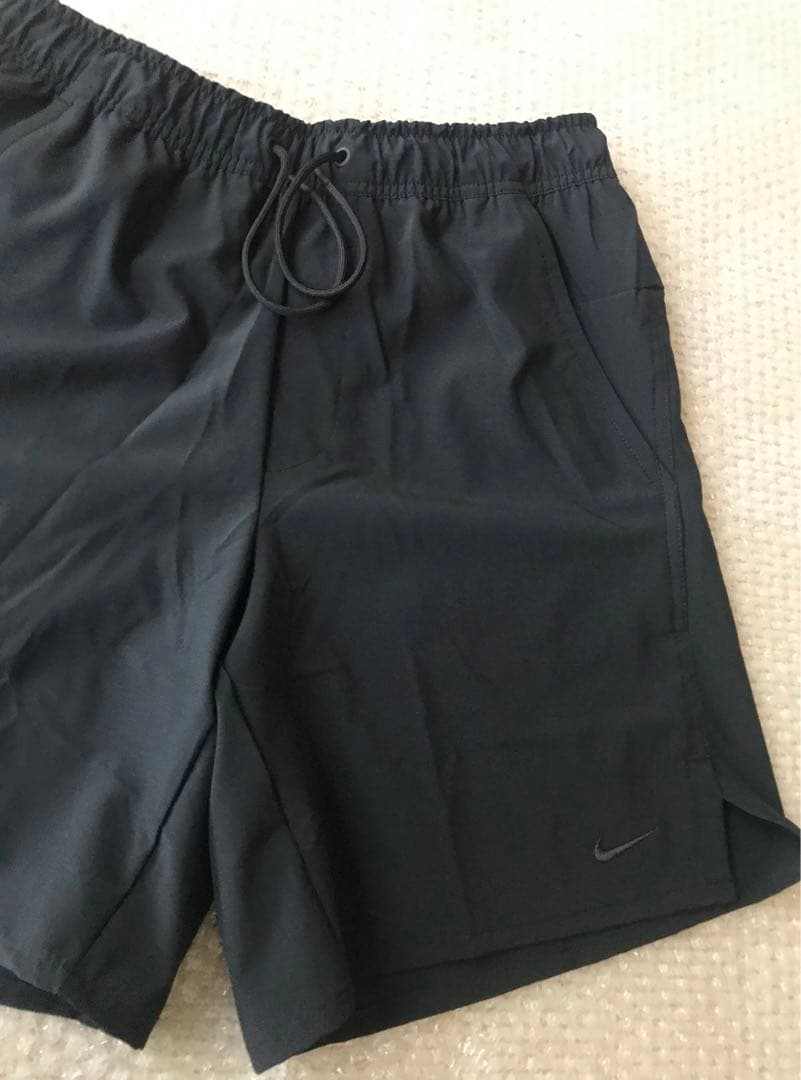 ナイキ NIKE トレーニングパンツ　ランニングパンツ　ショートパンツ