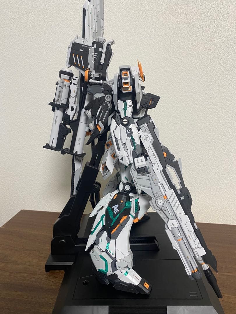 1/100 RX-93 νガンダム ν Gundam 改修塗装済完成品